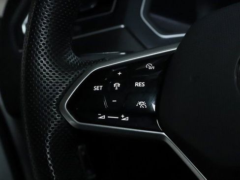 Used 2024 Volkswagen Tiguan SE R-Line image 24