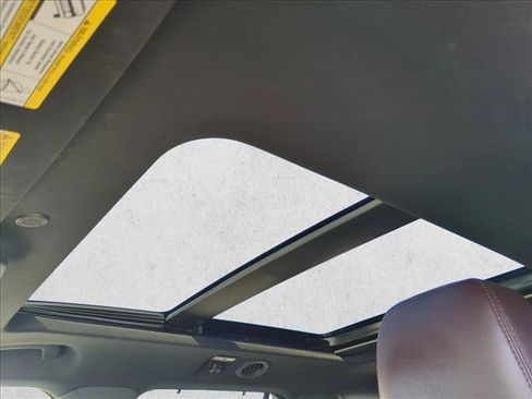 Used 2022 Ford Explorer Platinum w/ Equipment Group 601A image 16