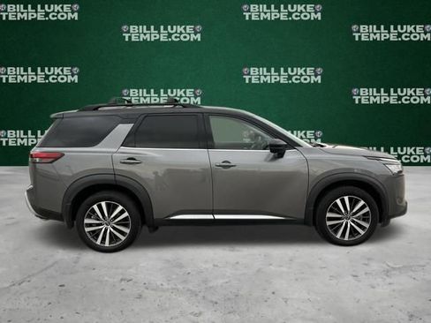 Used 2022 Nissan Pathfinder Platinum w/ Lighting Package (N92) image 4