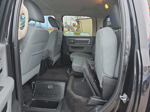 Used 2018 RAM 1500 SLT image 11
