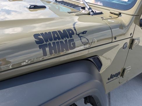 Used 2025 Jeep Wrangler Sport image 10