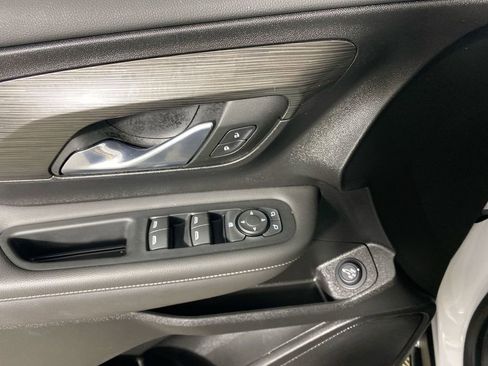 Used 2023 GMC Terrain SLE w/ Driver Convenience Package image 13