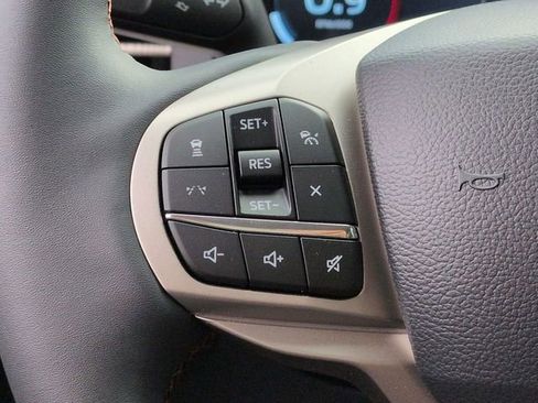 New 2025 Ford Explorer Active image 27