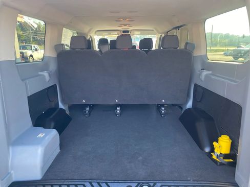 Used 2016 Ford Transit 150 XL RWD image 32