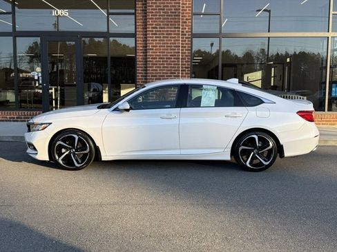 Used 2020 Honda Accord Sport image 2