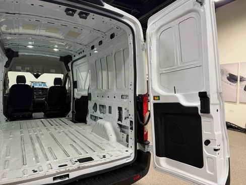 Used 2025 Ford Transit 250 148 Medium Roof RWD image 26