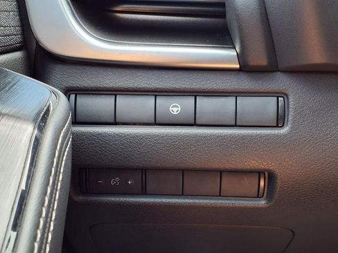 Used 2023 Nissan Rogue SV FWD image 23
