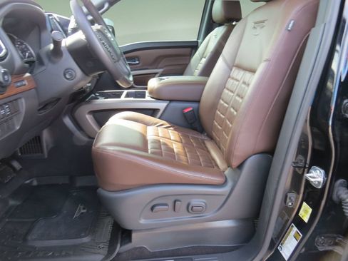 Used 2024 Nissan Titan Platinum Reserve w/ Moonroof Package AWD/4WD image 21