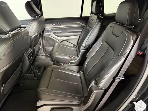 Certified 2025 Jeep Grand Cherokee L Limited w/ Black Appearance Package image 13