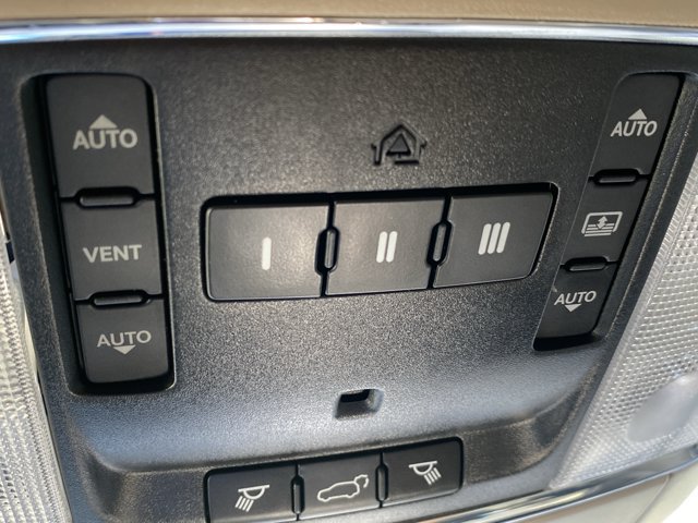 Used 2019 Jeep Grand Cherokee Limited w/ Luxury Group II RWD image 27