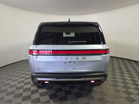 Used 2024 Rivian R1S Adventure AWD/4WD image 4