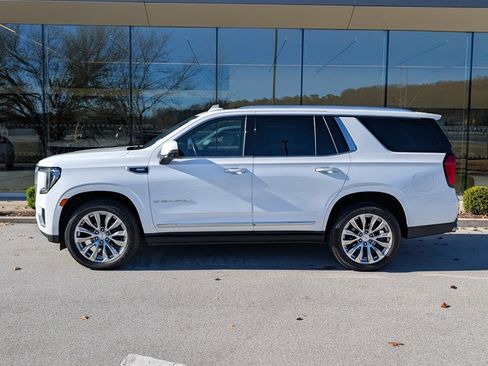 Used 2021 GMC Yukon Denali w/ Denali Premium Package image 2