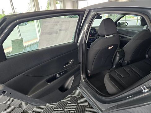 New 2026 Hyundai Elantra Hybrid FWD image 33