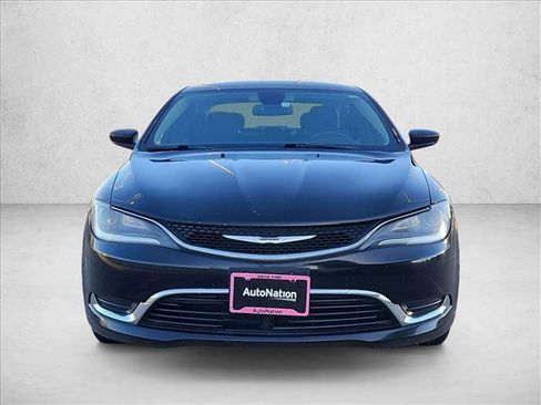 Used 2015 Chrysler 200 Limited w/ Convenience Group image 2