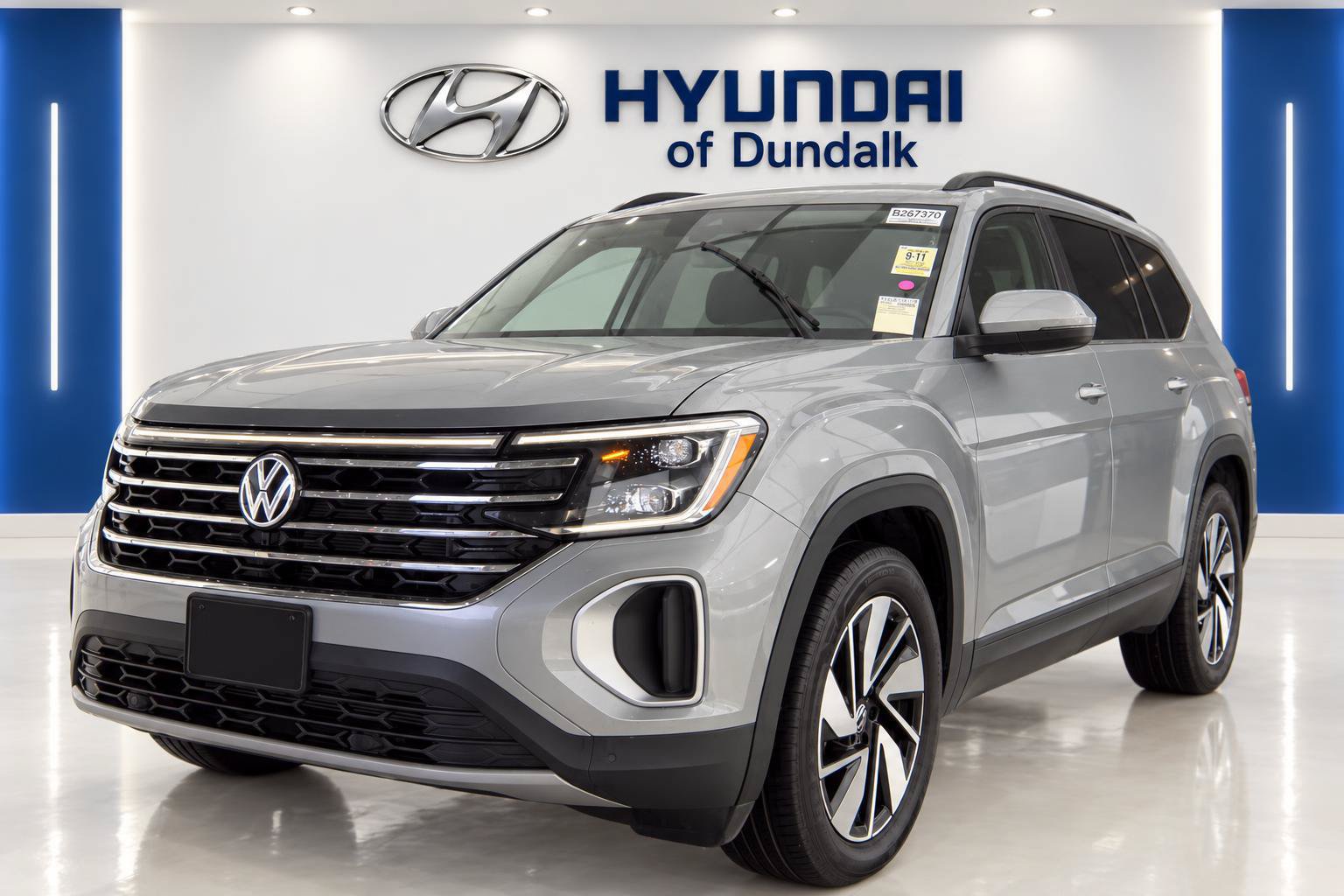 Used 2026 Volkswagen Atlas SE FWD image 1