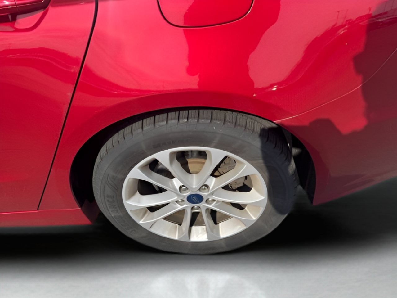 Used 2020 Ford Fusion SE FWD image 6
