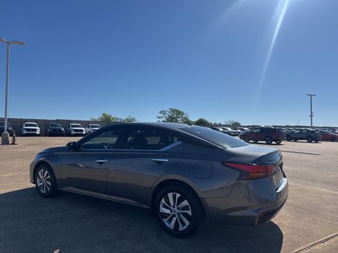 Certified 2025 Nissan Altima 2.5 S image 13