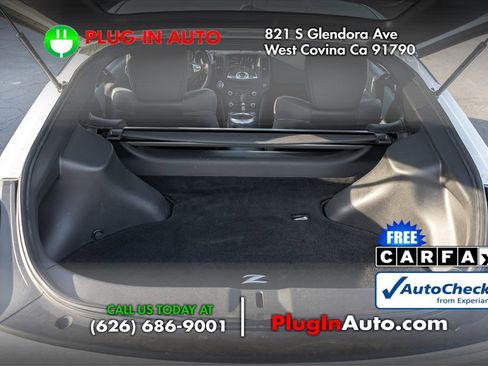 Used 2010 Nissan 370Z Touring image 10