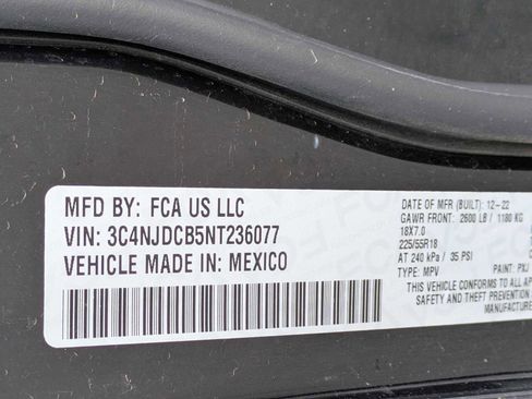 Used 2022 Jeep Compass Limited image 31