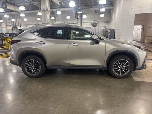 Used 2024 Lexus NX 250 FWD image 4