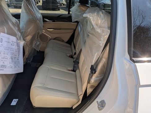 New 2026 Jeep Grand Cherokee Limited AWD/4WD image 13