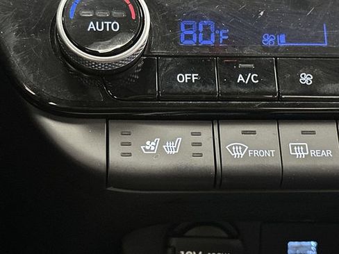 Used 2024 Hyundai Elantra Limited image 8