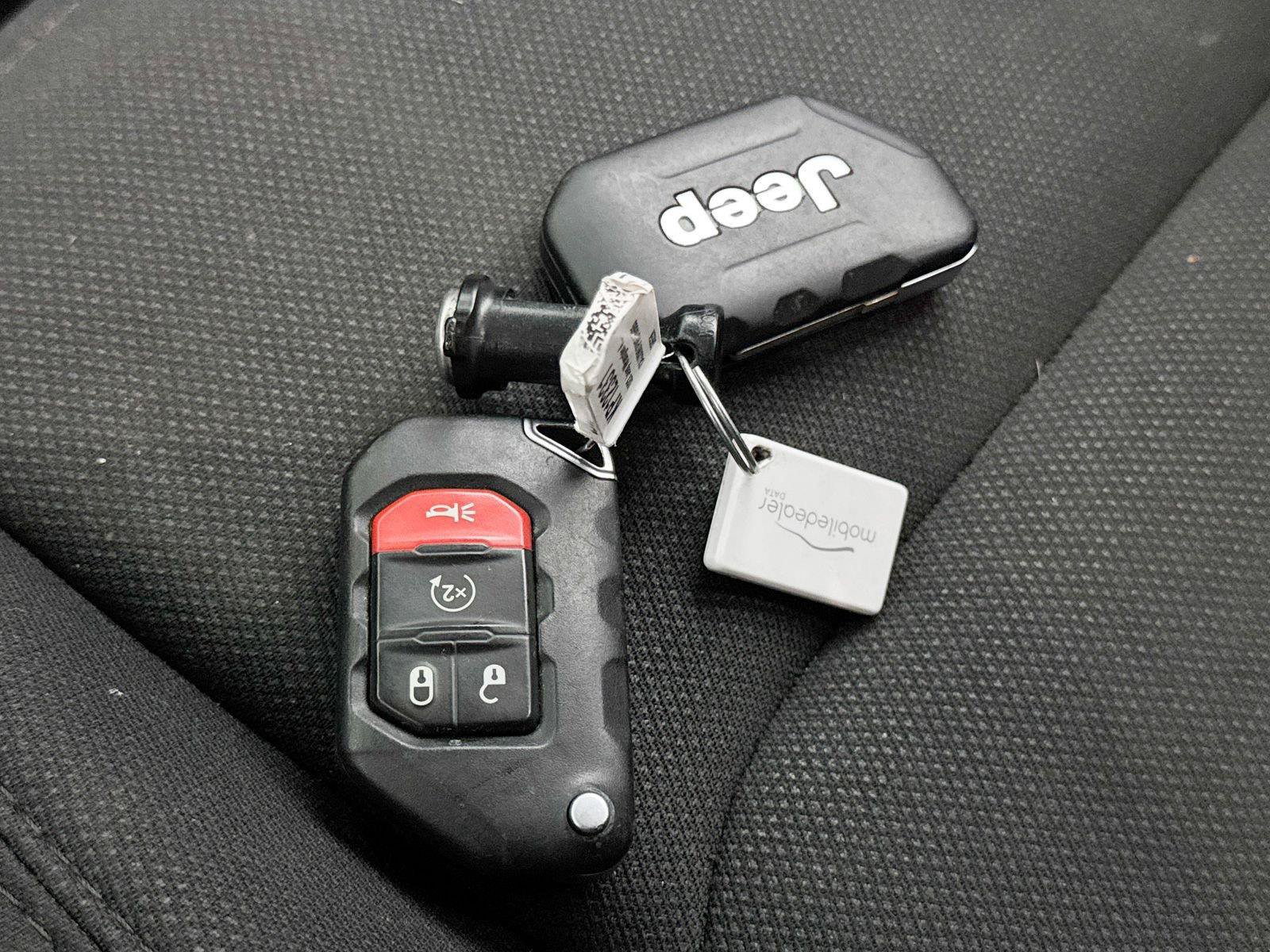 Used 2023 Jeep Wrangler Unlimited w/ Cold Weather Group AWD/4WD image 34