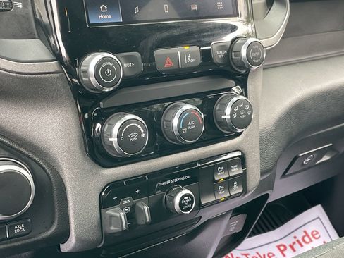 Used 2025 RAM 1500 Warlock AWD/4WD image 18