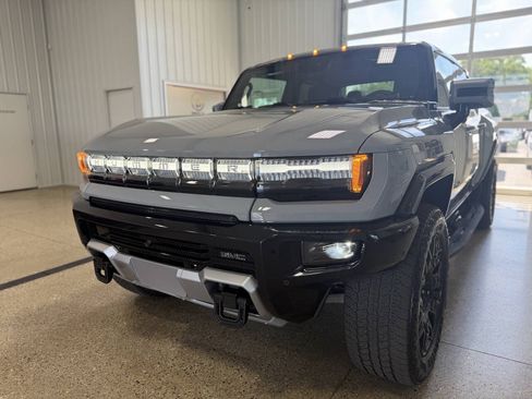 Used 2025 GMC Hummer EV 2X AWD/4WD image 18