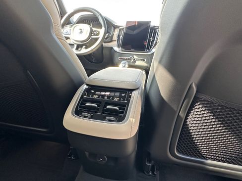 Used 2026 Volvo XC90 B6 Plus w/ Protection Package Premier image 10