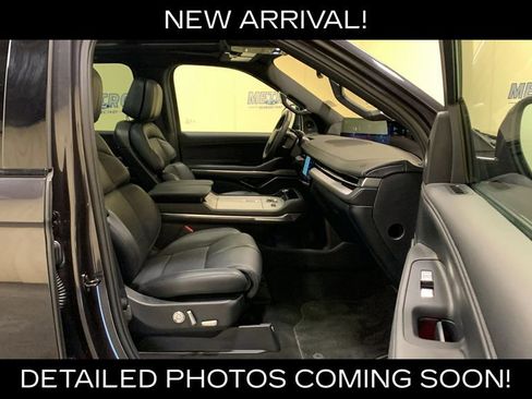Used 2025 Lincoln Navigator Reserve w/ Jet Appearance Package AWD/4WD image 12