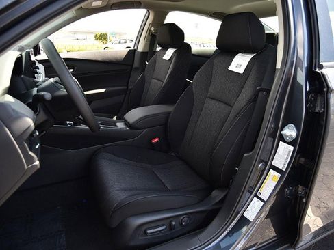 New 2025 Honda Accord SE image 18