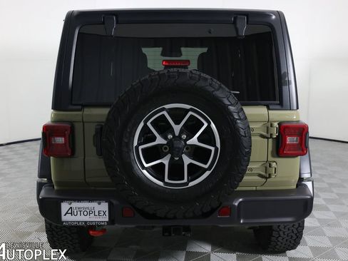 Used 2026 Jeep Wrangler Unlimited Rubicon AWD/4WD image 6