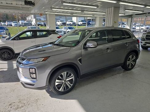 Used 2024 Mitsubishi Outlander Sport SE image 2