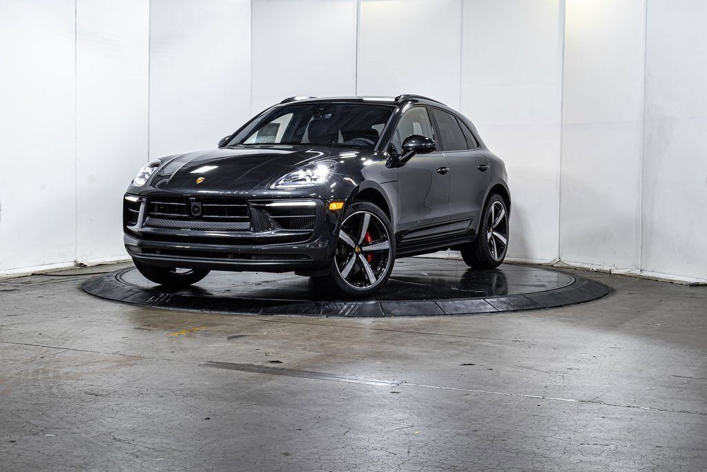 Certified 2025 Porsche Macan S AWD/4WD image 1