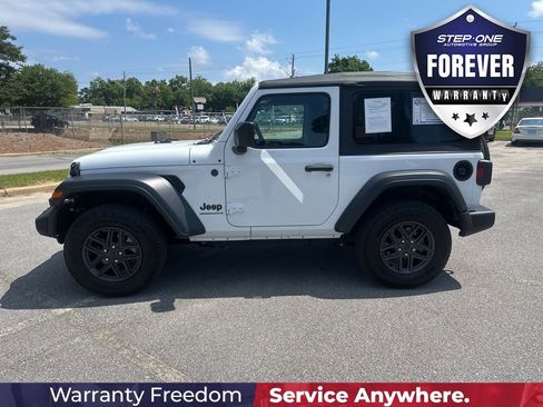 Used 2025 Jeep Wrangler Sport AWD/4WD image 4