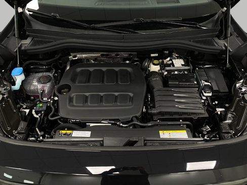 New 2025 Volkswagen Tiguan SE R-Line image 11