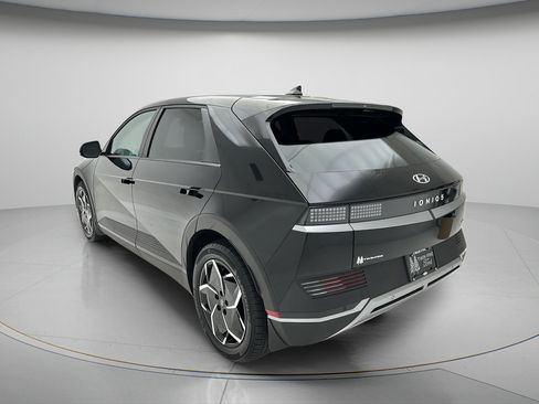 Used 2024 Hyundai Ioniq 5 SEL AWD/4WD image 5