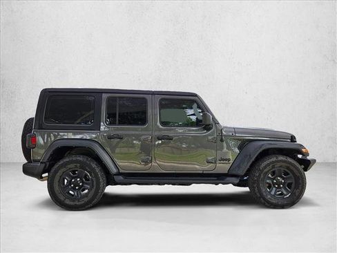 Used 2022 Jeep Wrangler Unlimited Sport AWD/4WD image 4
