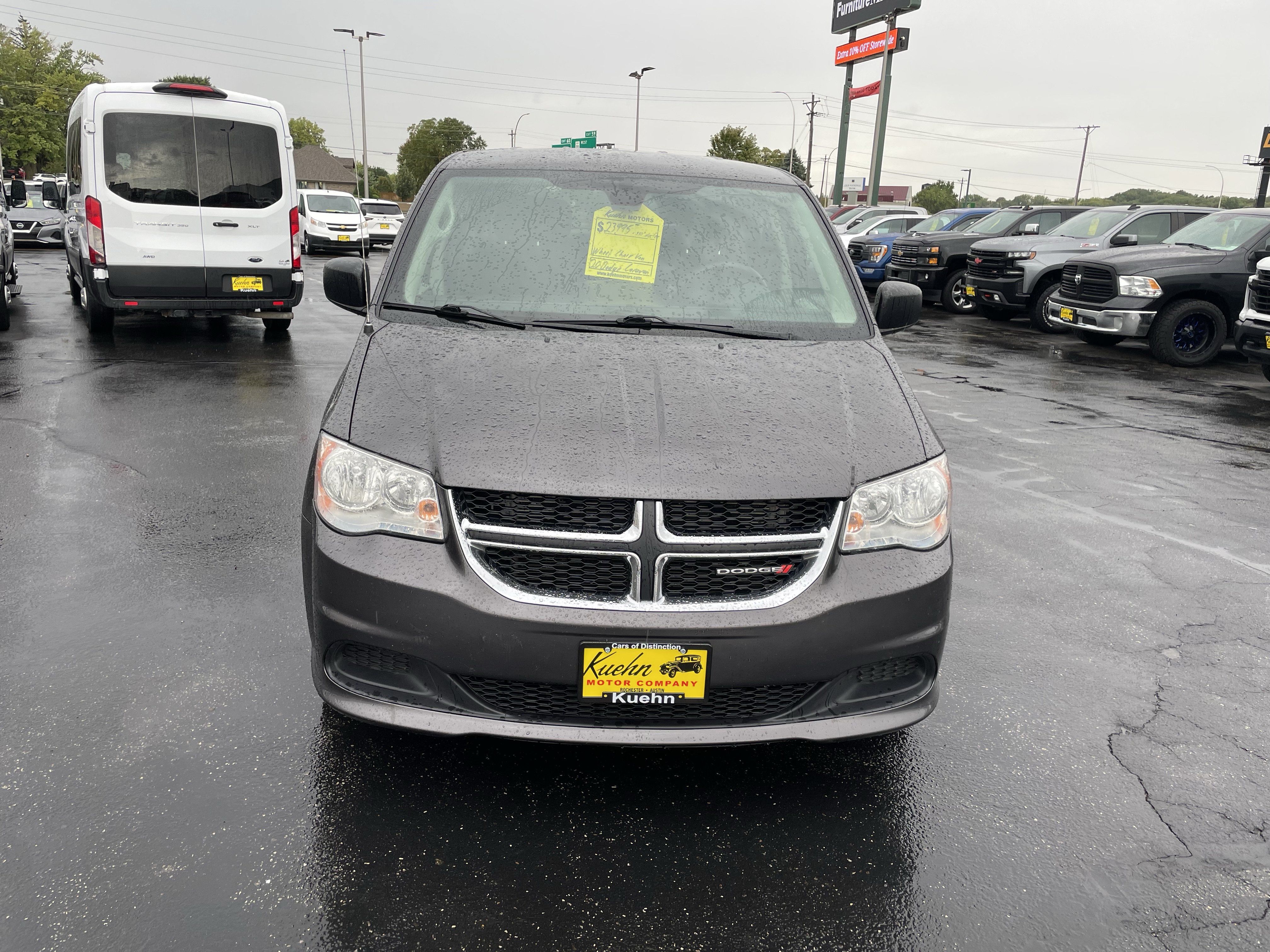 Used 2020 Dodge Grand Caravan SE FWD image 3