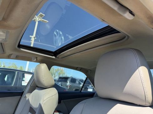 Used 2012 Toyota Camry XLE image 19