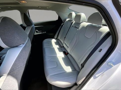 Used 2024 Hyundai Elantra Limited FWD image 22
