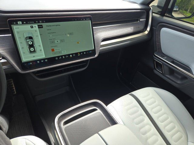 Used 2024 Rivian R1T Adventure Dual AWD/4WD image 17