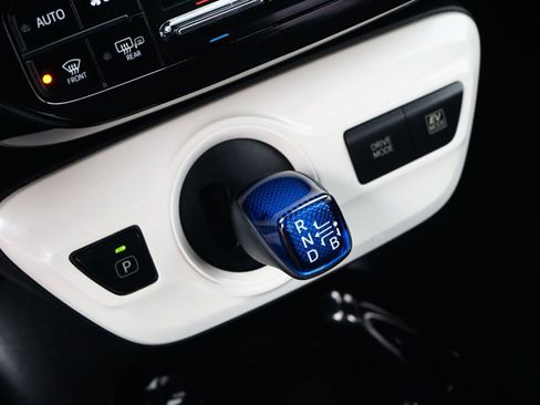 Used 2017 Toyota Prius Four Touring image 17