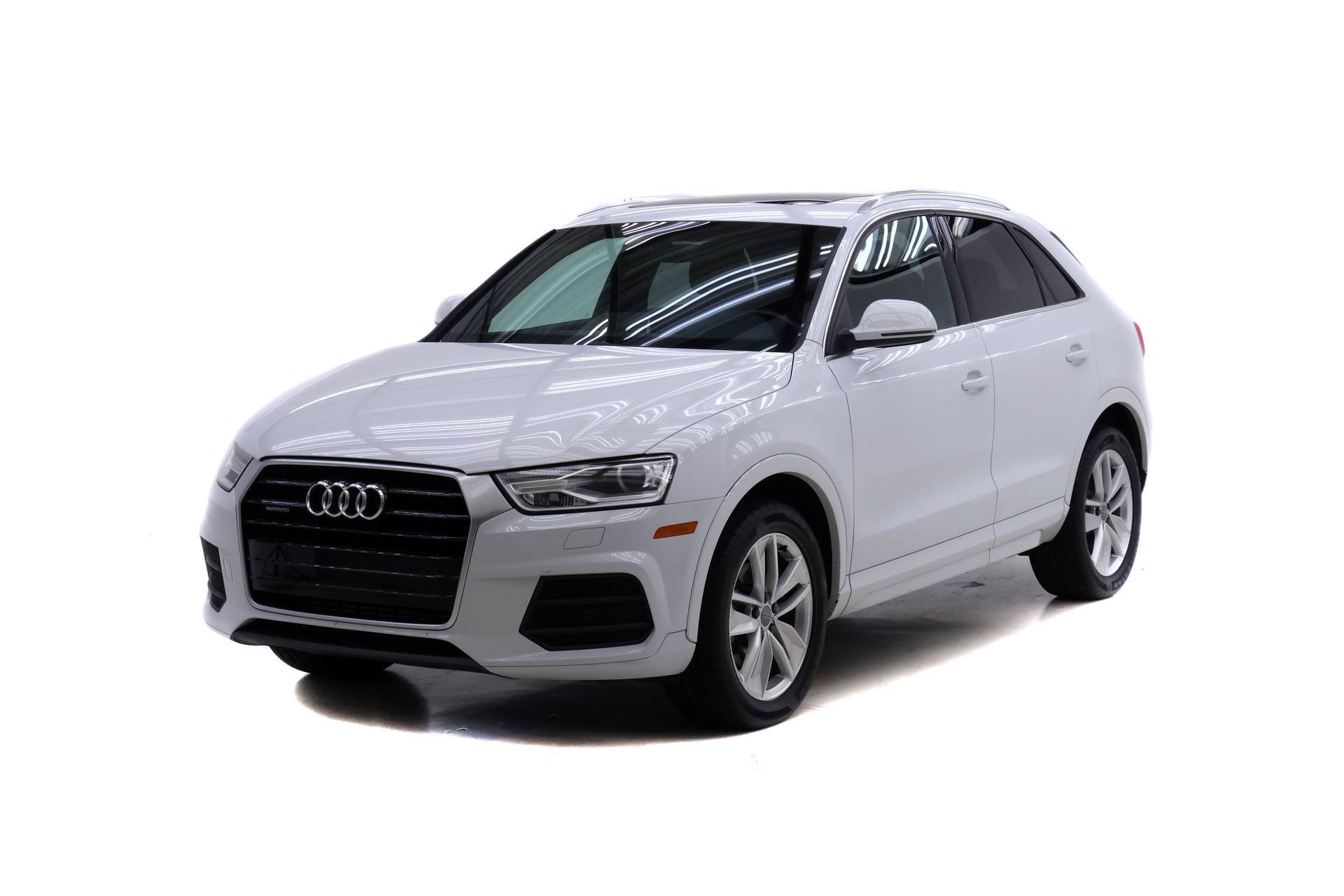 Used 2017 Audi Q3 2.0T Premium Plus w/ Premium Plus Package AWD/4WD image 1