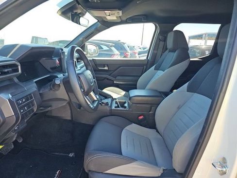 Used 2025 Toyota Tacoma TRD Off-Road image 9