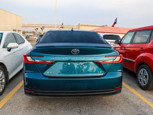 Used 2025 Toyota Camry LE w/ Convenience Package image 8