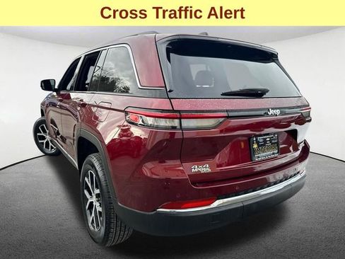 Used 2025 Jeep Grand Cherokee Limited image 10