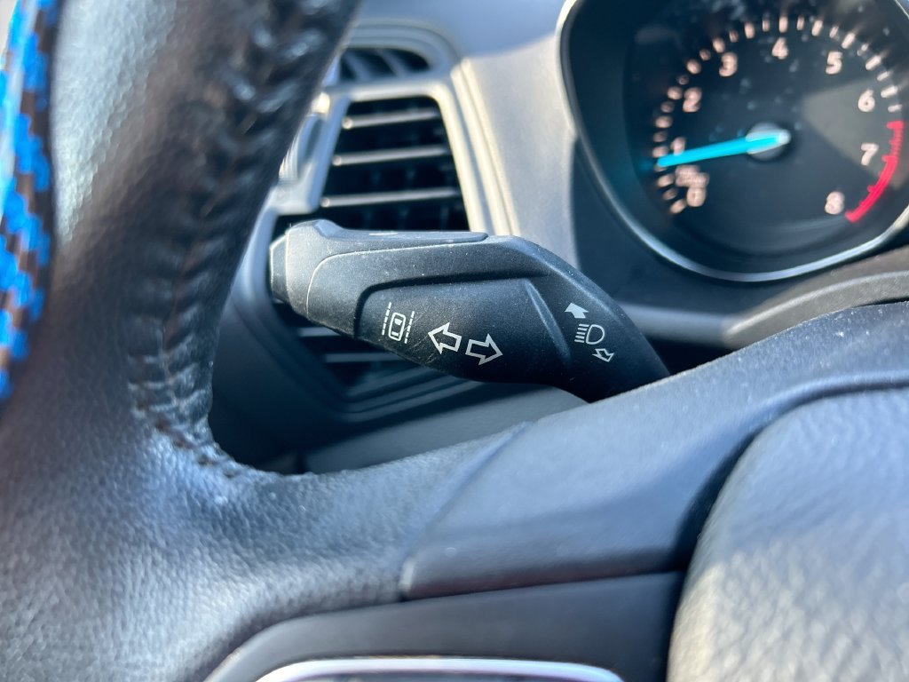 Used 2018 Ford Escape SE w/ Ford Safe & Smart Package FWD image 32