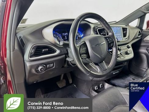 Used 2020 Chrysler Pacifica Touring-L AWD/4WD image 11